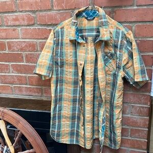 The North Face men’s short sleeve button up pocket shirt